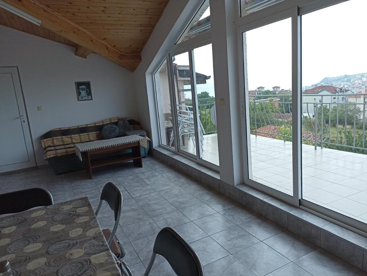 Stai Za Gosti Bazdarovi Apartamento Byala  Exterior foto
